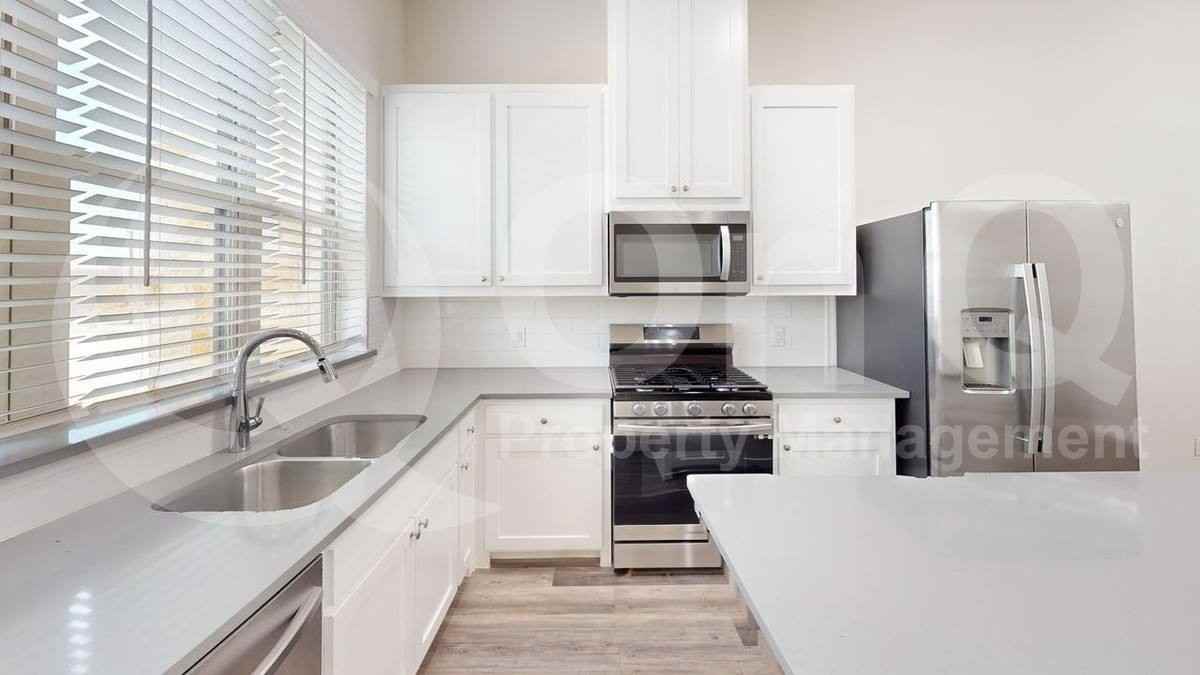 16124 Doe Lake Dr - Photo 4 of 10