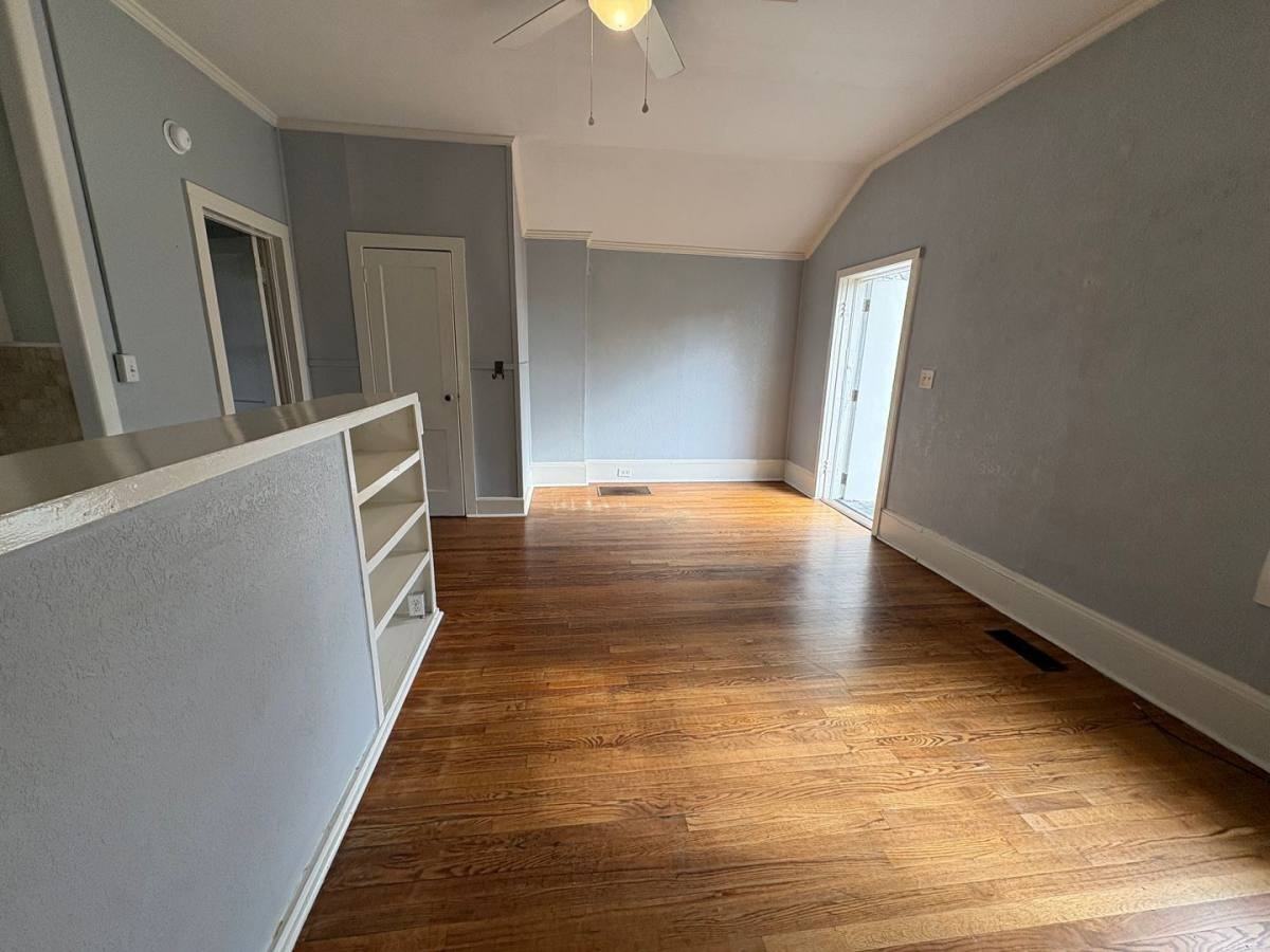 2585 Napier Ave #C - Photo 2 of 6