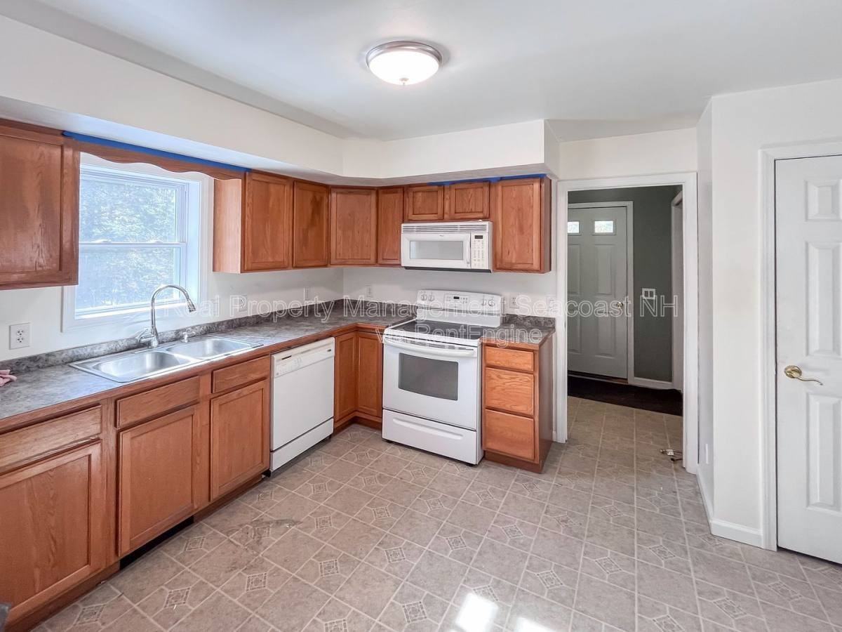 43 Adams Way - Photo 2 of 10