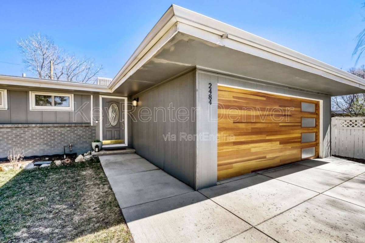 2484 Pierce St - Photo 2 of 10
