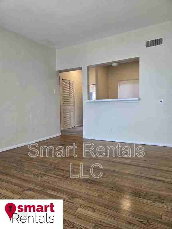 4304 Fairview Ave - Photo 3 of 15