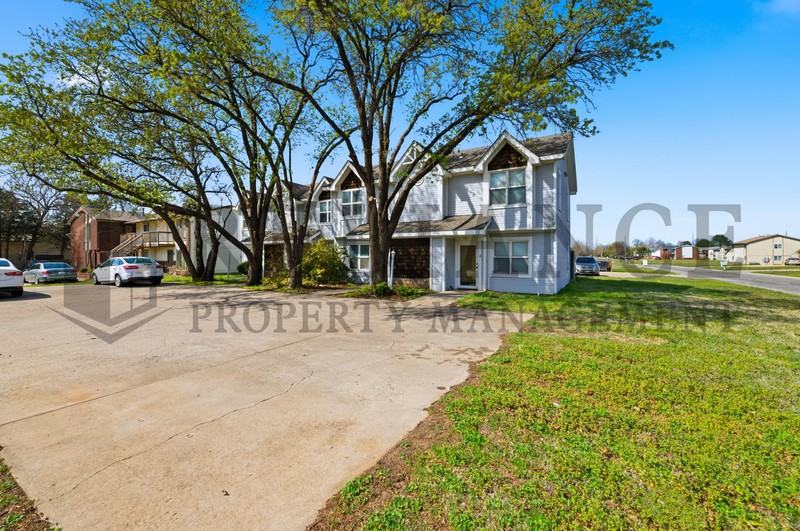 7302 W Douglas Ave - Photo 3 of 25