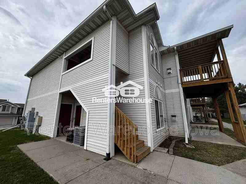 950 67th St #410 - Photo 3 of 20