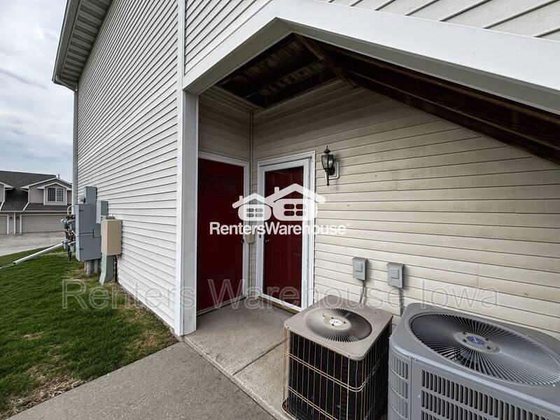 950 67th St #410 - Photo 4 of 20