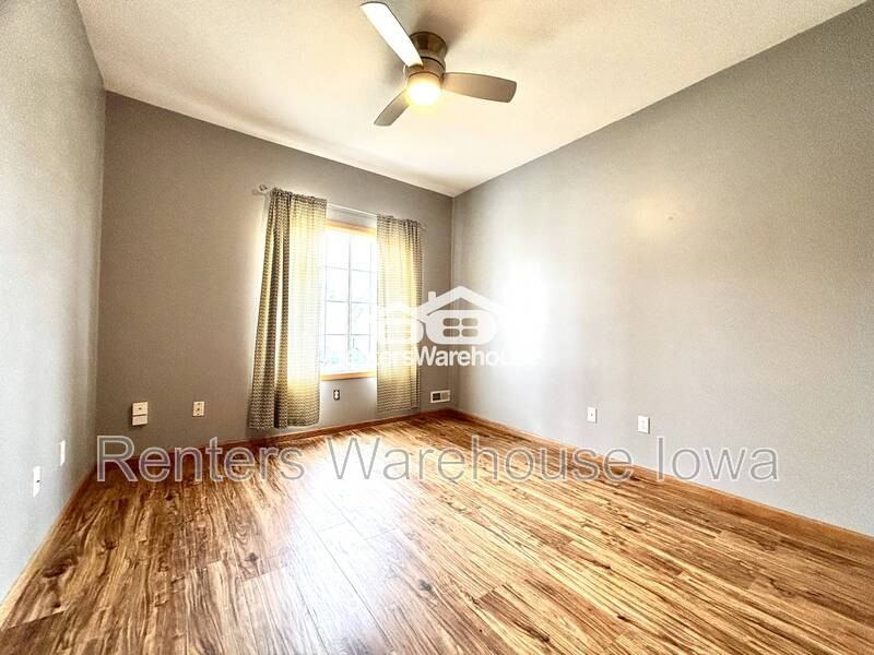 950 67th St #410 - Photo 5 of 20