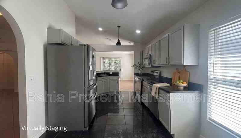 10827 Laxton St - Photo 3 of 26