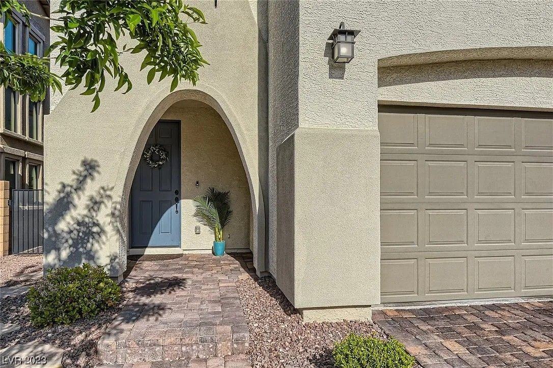 8044 Bear Canyon St - Photo 2 of 36