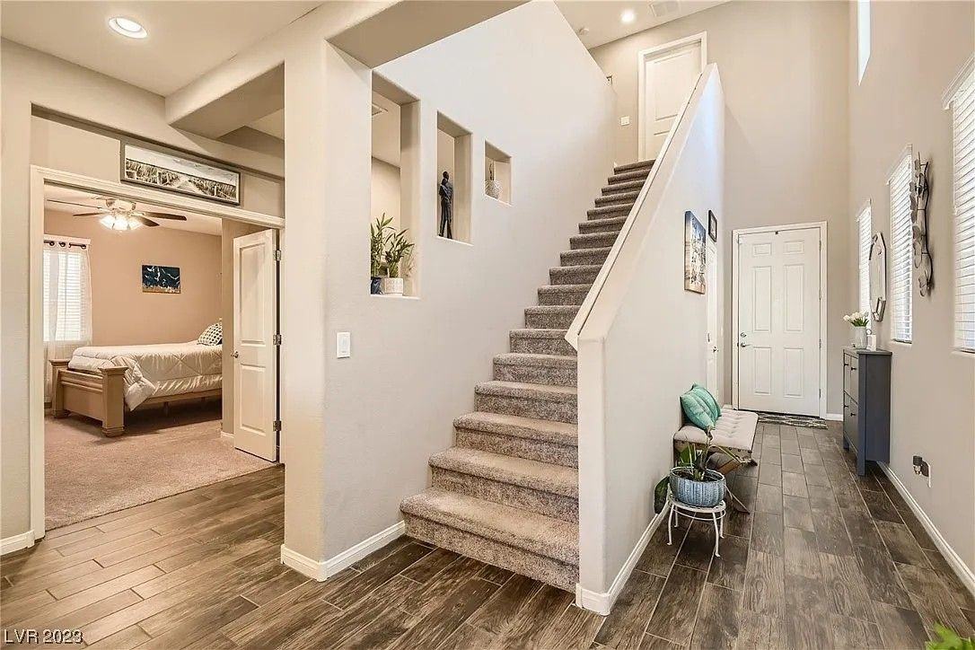 8044 Bear Canyon St - Photo 3 of 36