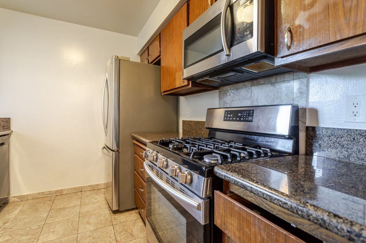 14990 Victory Blvd ##103 - Photo 7 of 28