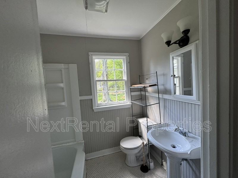 535 Robinhood Rd - Photo 4 of 16