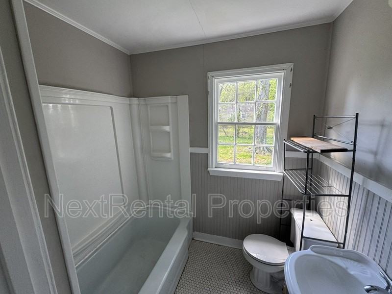 535 Robinhood Rd - Photo 5 of 16