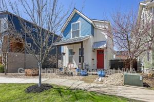 featured image of 636 Sw B St