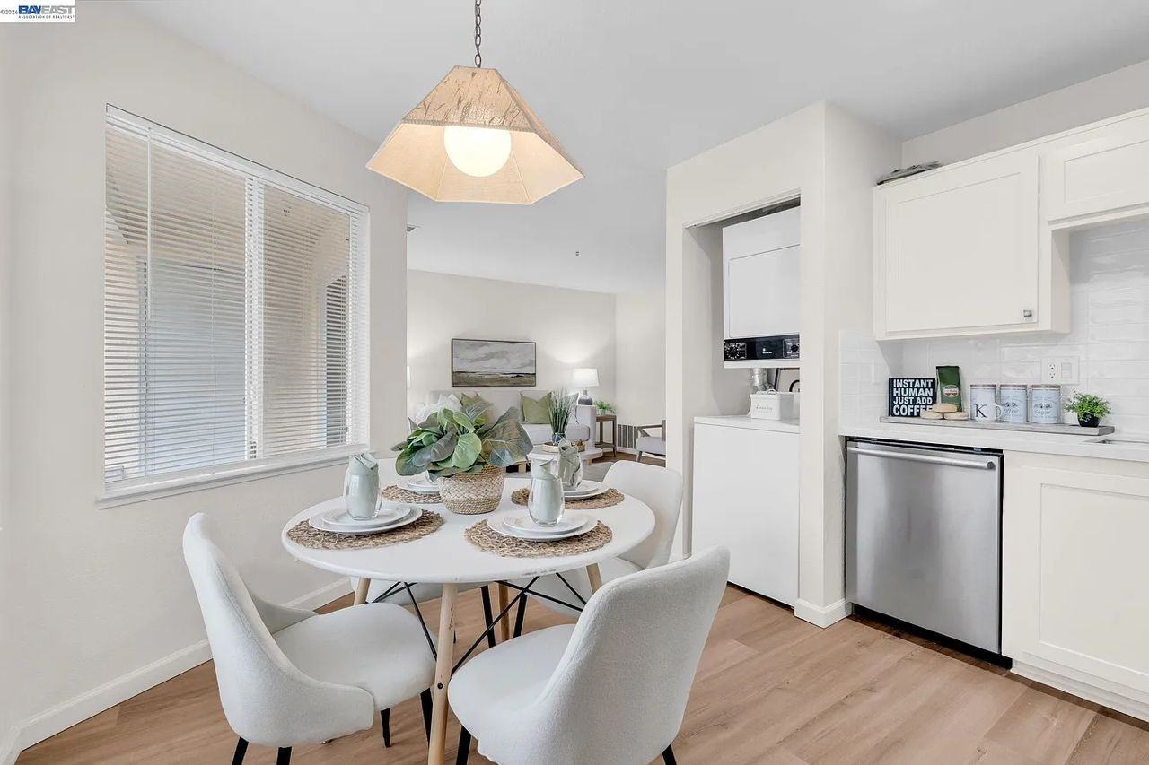 337 Chris Cmn #111 - Photo 5 of 15