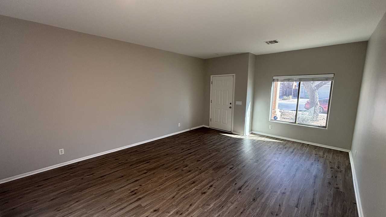 44424 W Knauss Dr - Photo 4 of 28