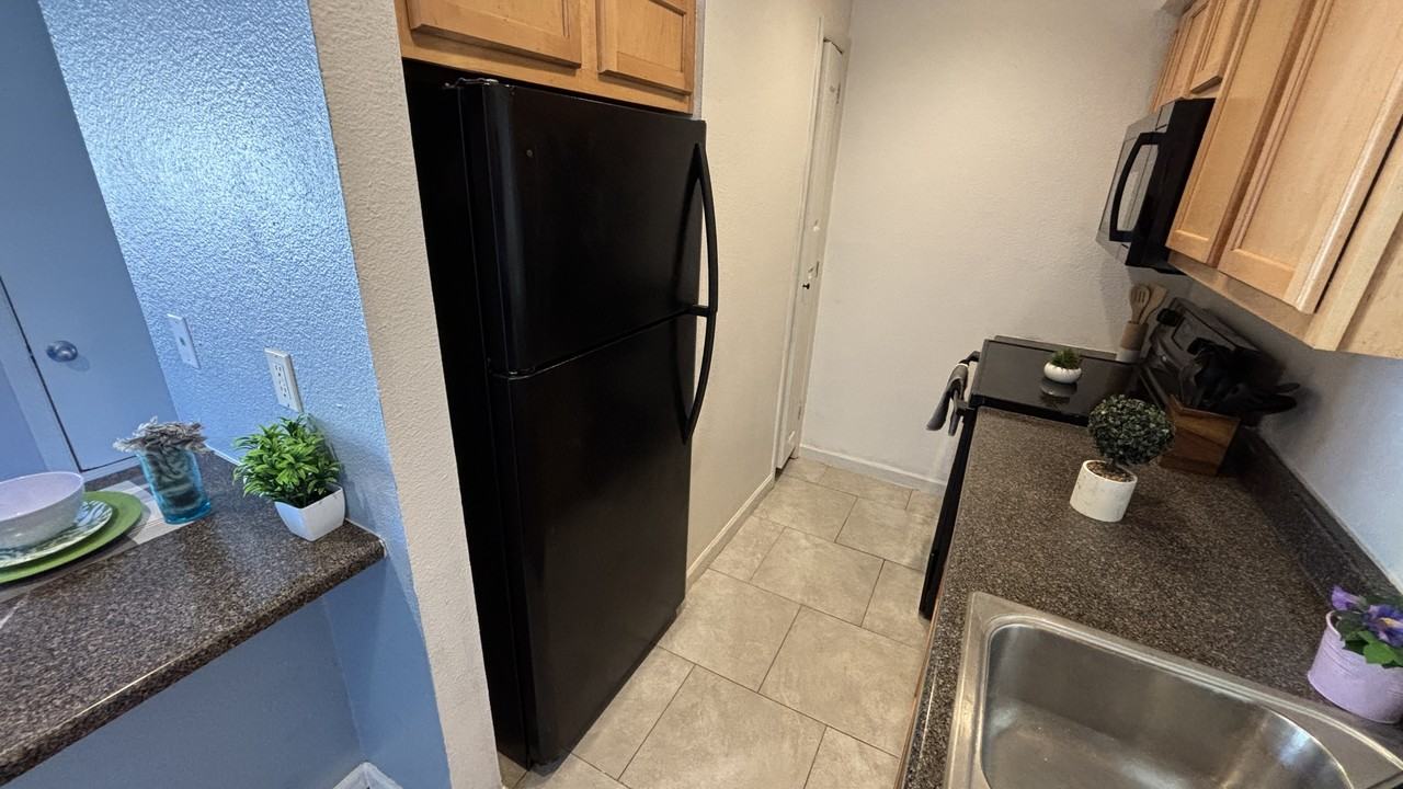 1130 E Butler Dr - Photo 7 of 17