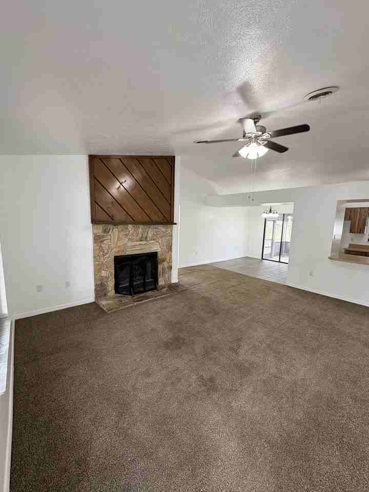 49 Banyan Dr - Photo 3 of 26