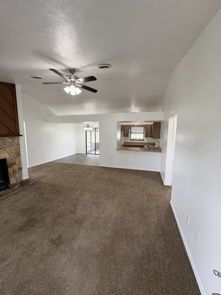 49 Banyan Dr - Photo 4 of 26