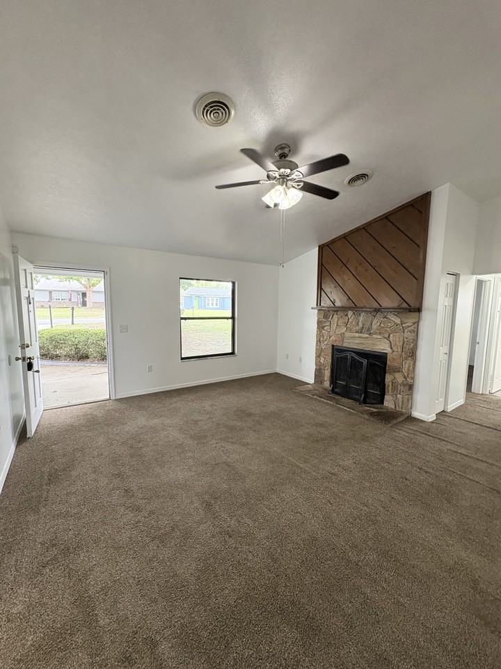 49 Banyan Dr - Photo 6 of 26