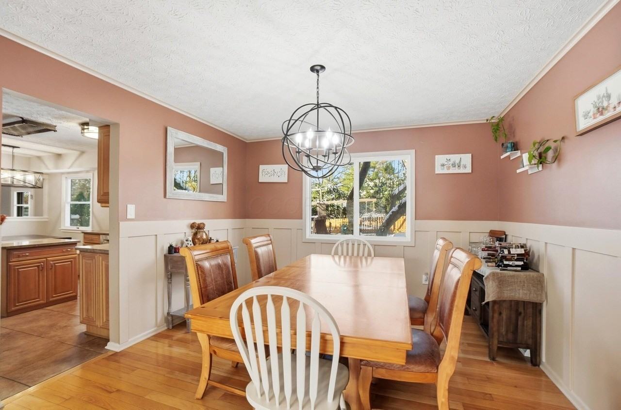 140 Greenglade Ave - Photo 4 of 27