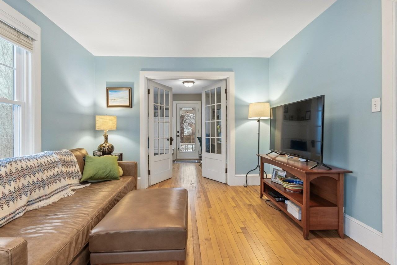 33 Kelley St - Photo 4 of 39