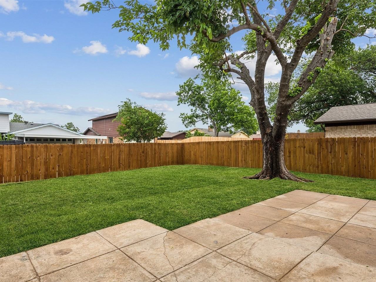 1309 Northpark Dr - Photo 2 of 27