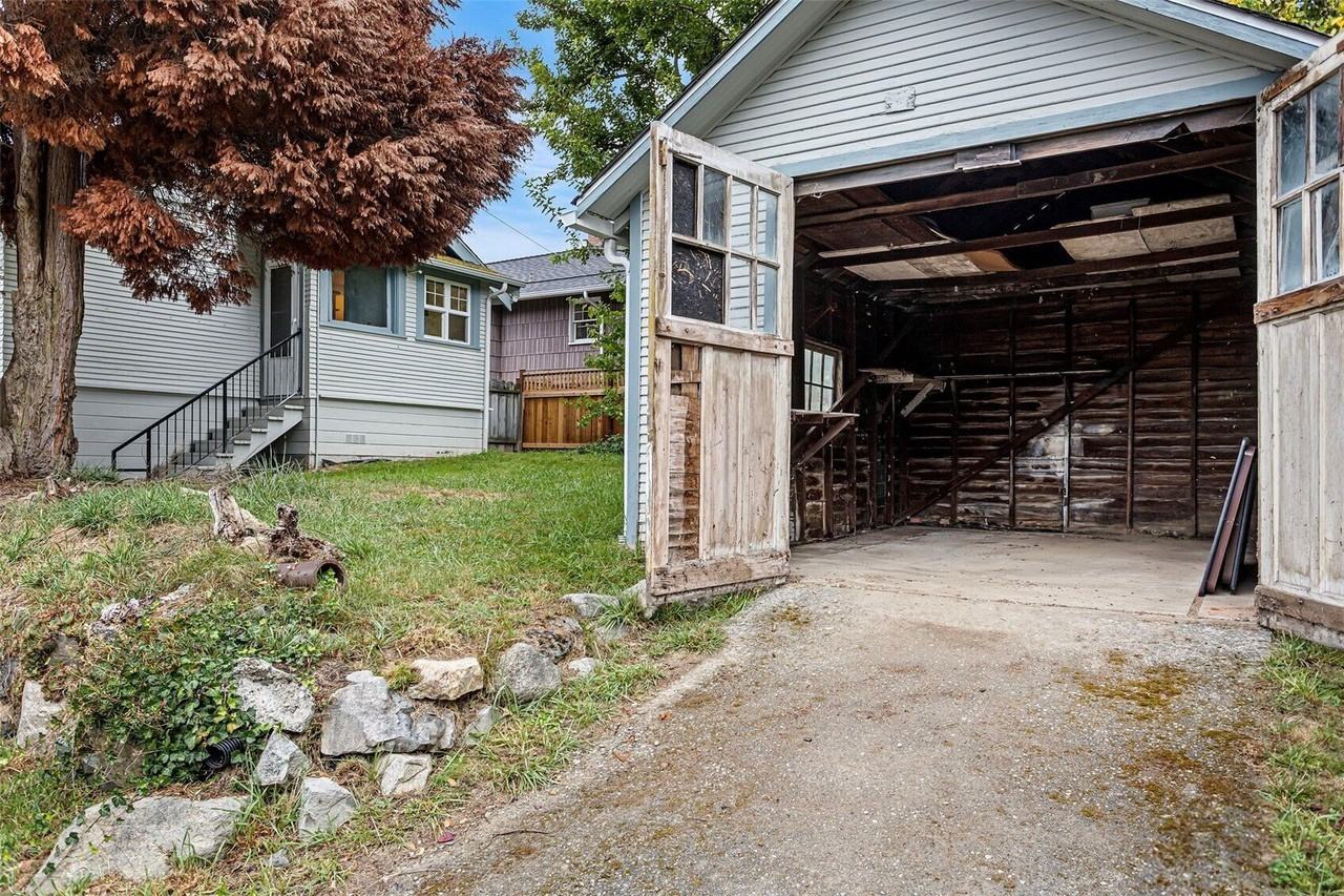 7400 32nd Ave Nw - Photo 2 of 24
