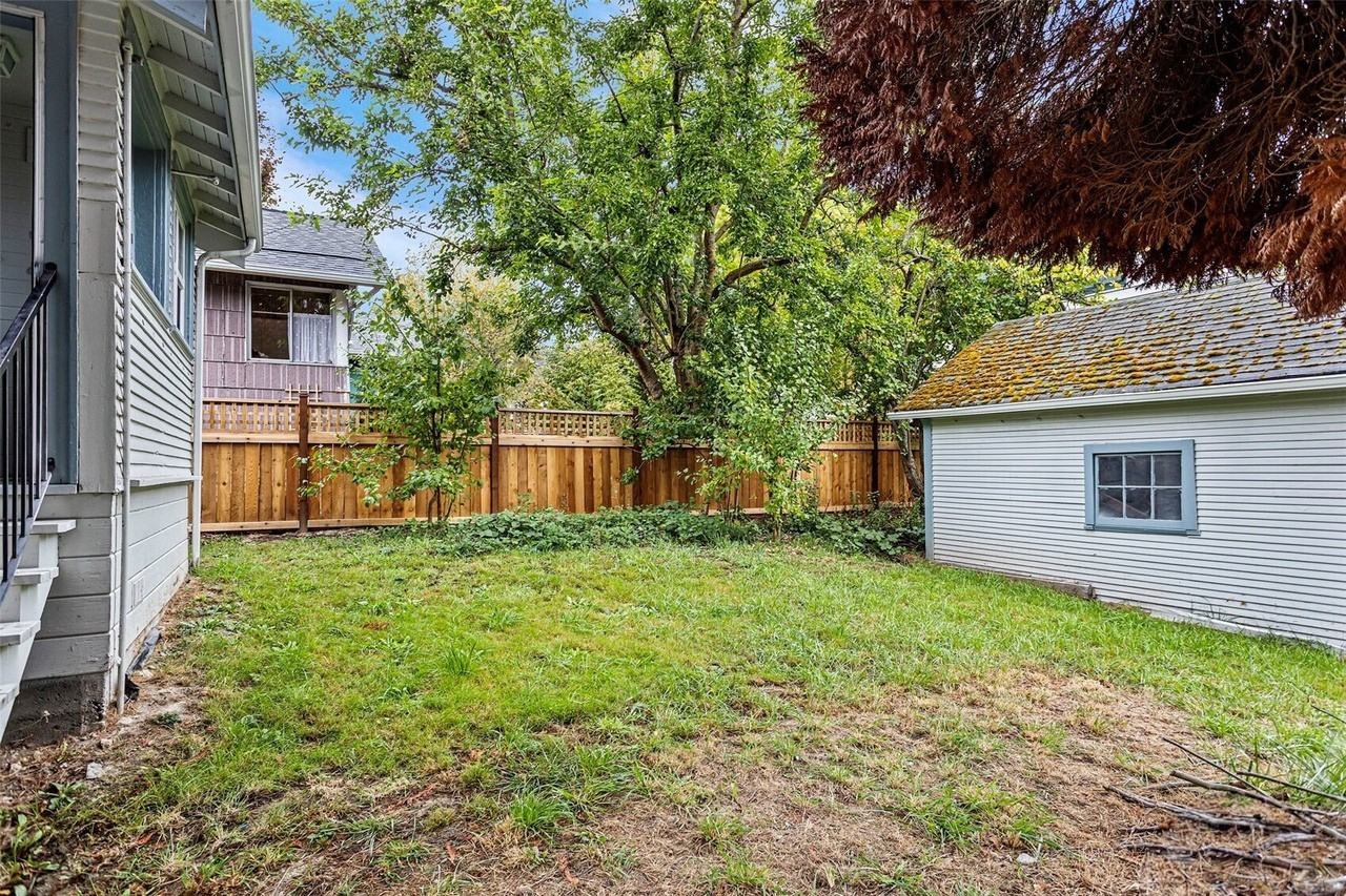 7400 32nd Ave Nw - Photo 3 of 24