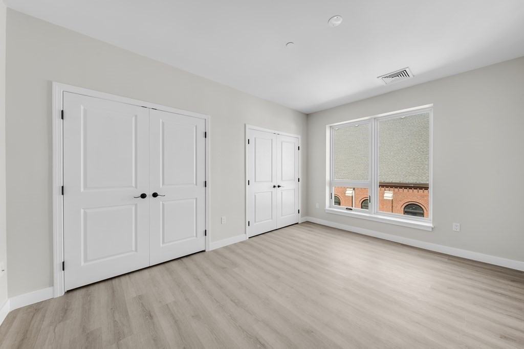 157 Chestnut St - Photo 4 of 23