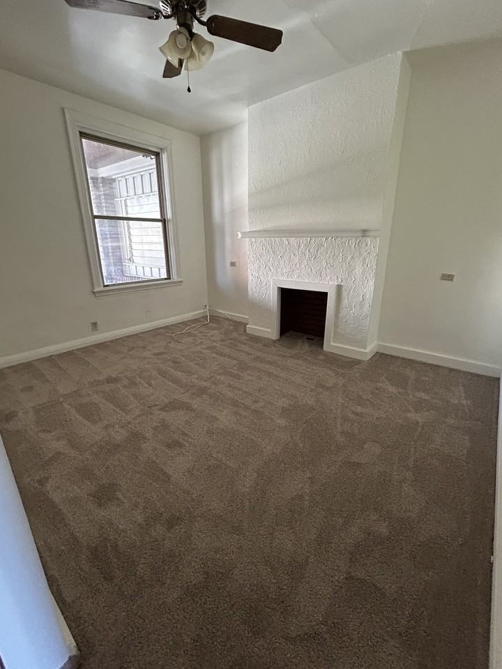 208 W Elizabeth St - Photo 4 of 21