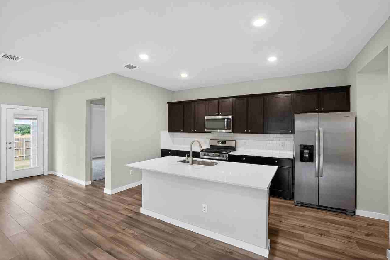 116 Halford Rd - Photo 5 of 21