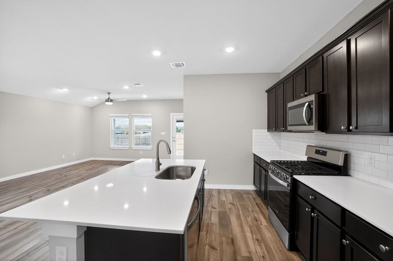 116 Halford Rd - Photo 6 of 21