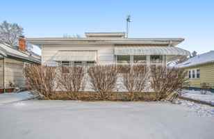 featured image of 1335 E Fox St