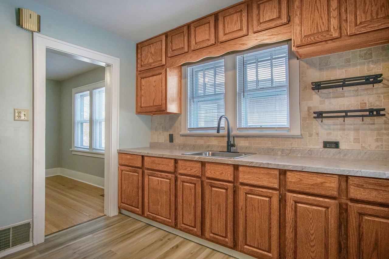 1335 E Fox St - Photo 7 of 17