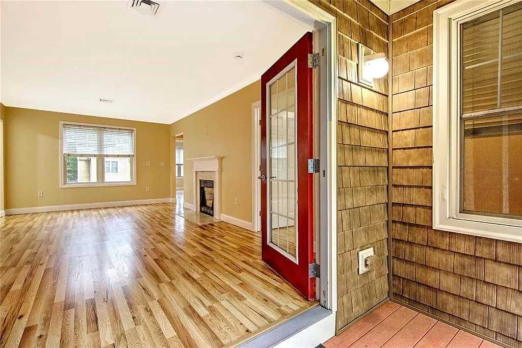 70 Turner St - Photo 5 of 8