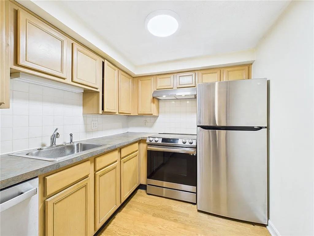 25 Devereux St - Photo 6 of 11