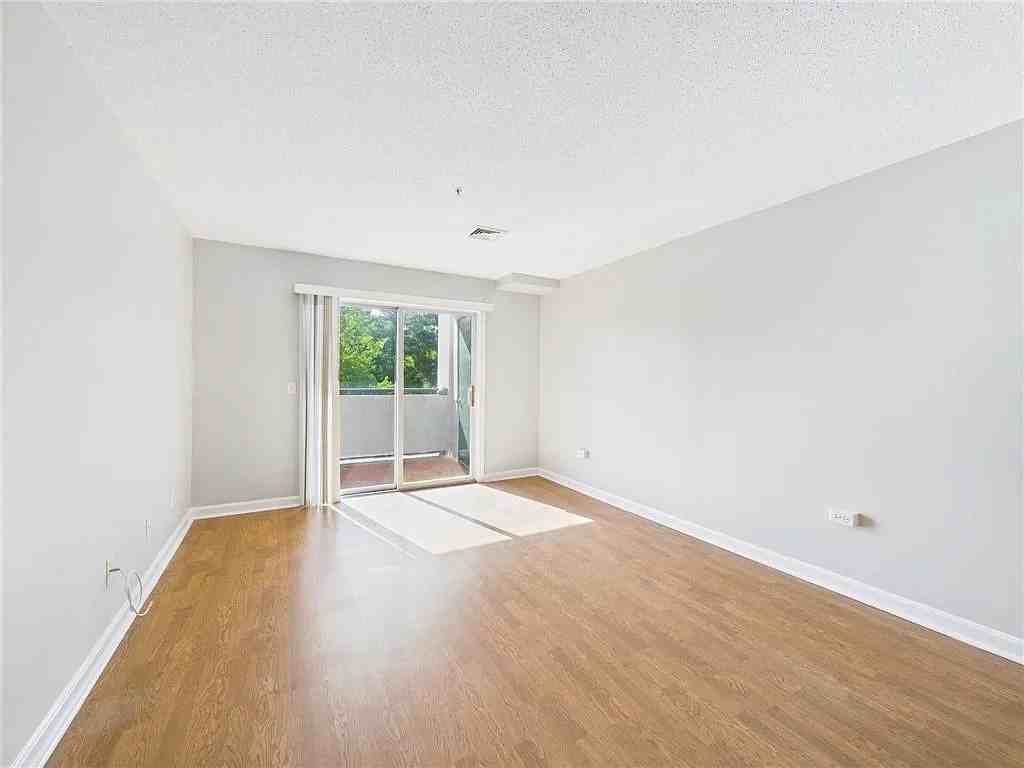 25 Devereux St - Photo 7 of 11