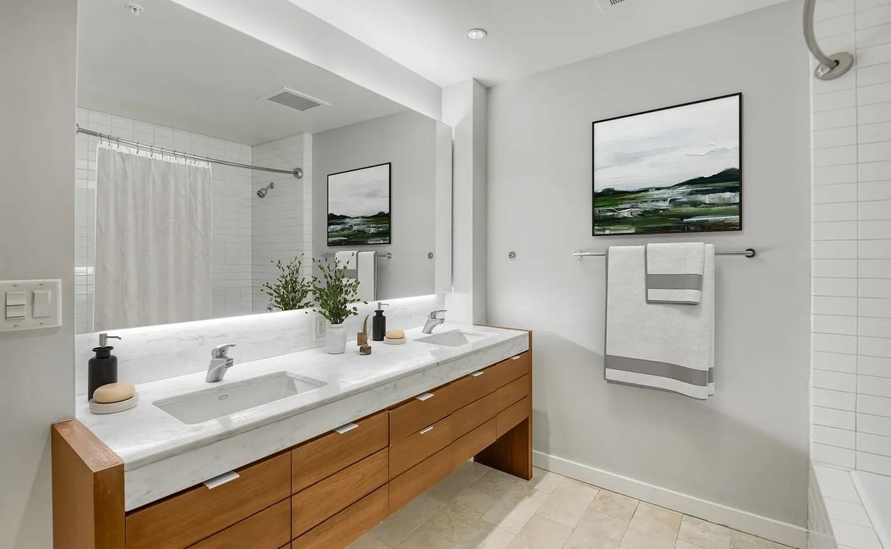 836 S Curry St - Photo 4 of 8