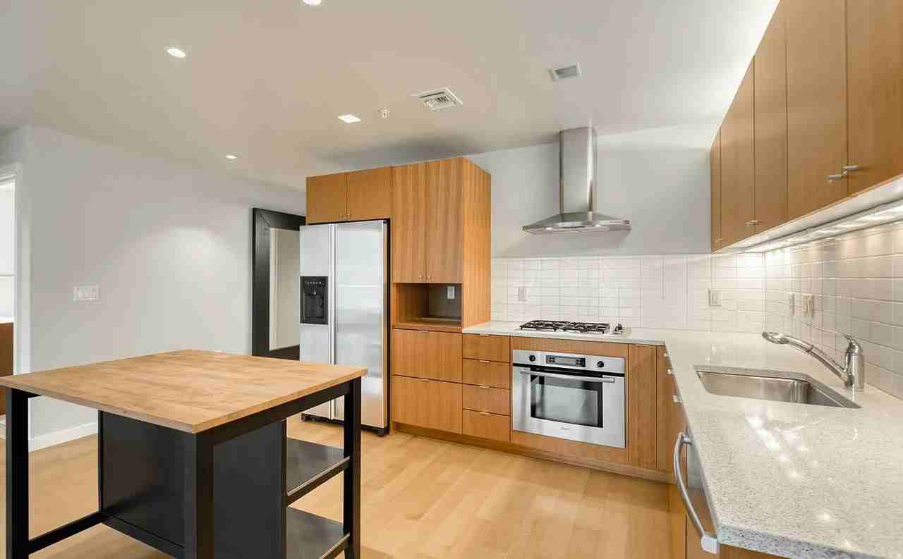 836 S Curry St - Photo 6 of 8