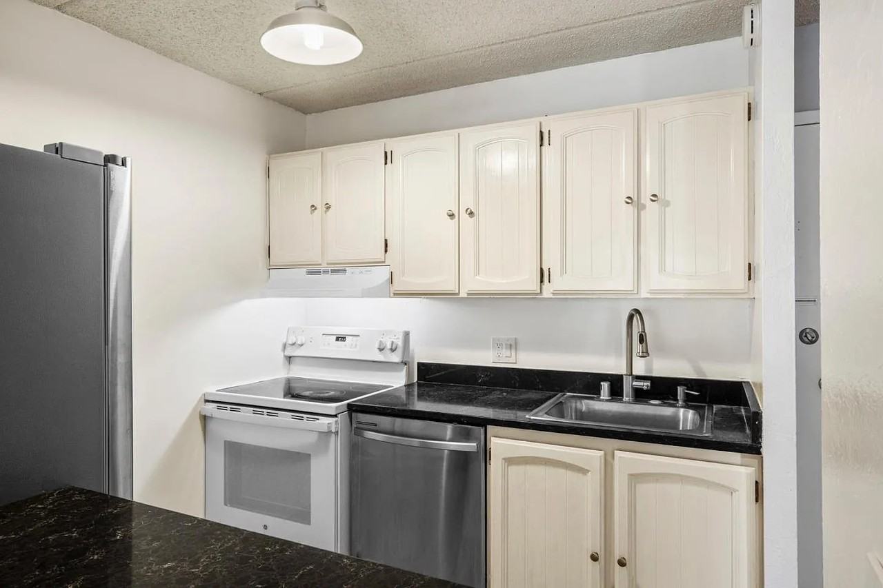 1700 Civic Center Dr - Photo 3 of 9