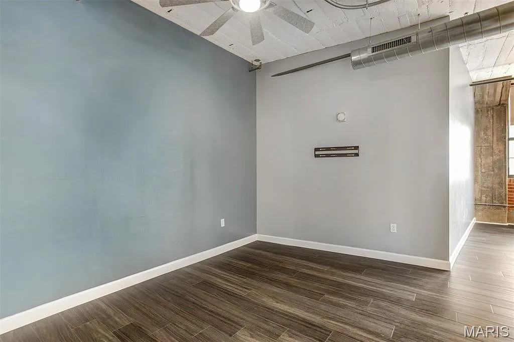 2020 Washington Ave - Photo 4 of 9