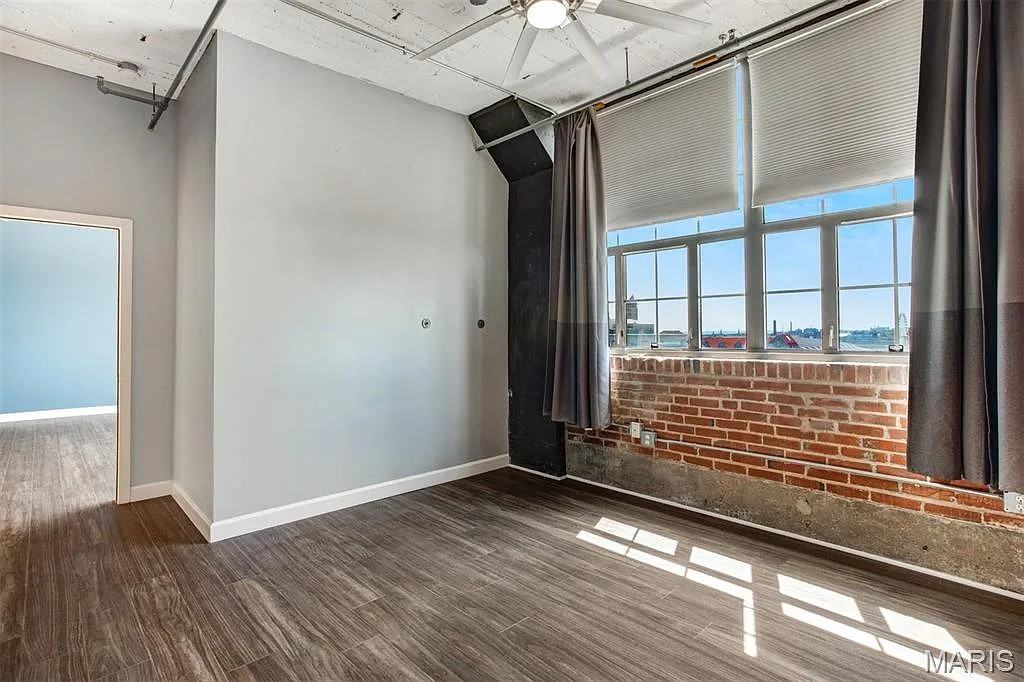 2020 Washington Ave - Photo 6 of 9