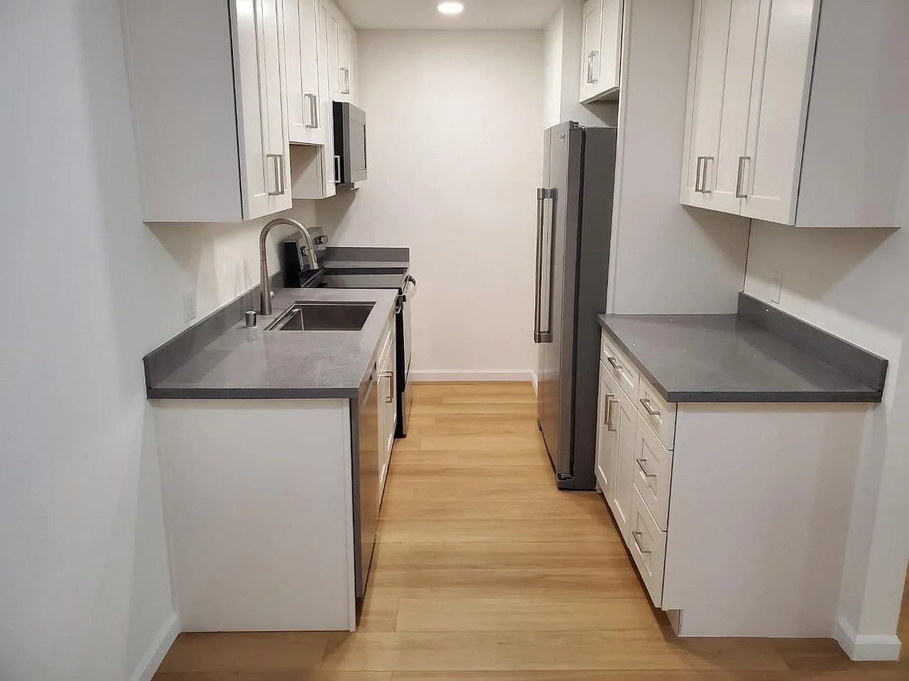 281 Tradewinds Dr - Photo 3 of 8