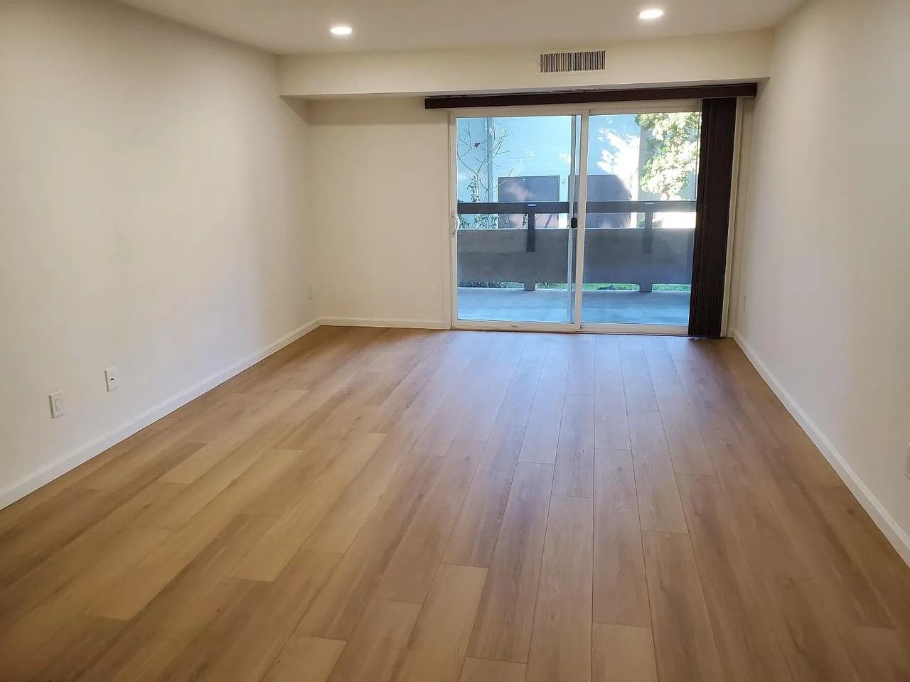 281 Tradewinds Dr - Photo 7 of 8