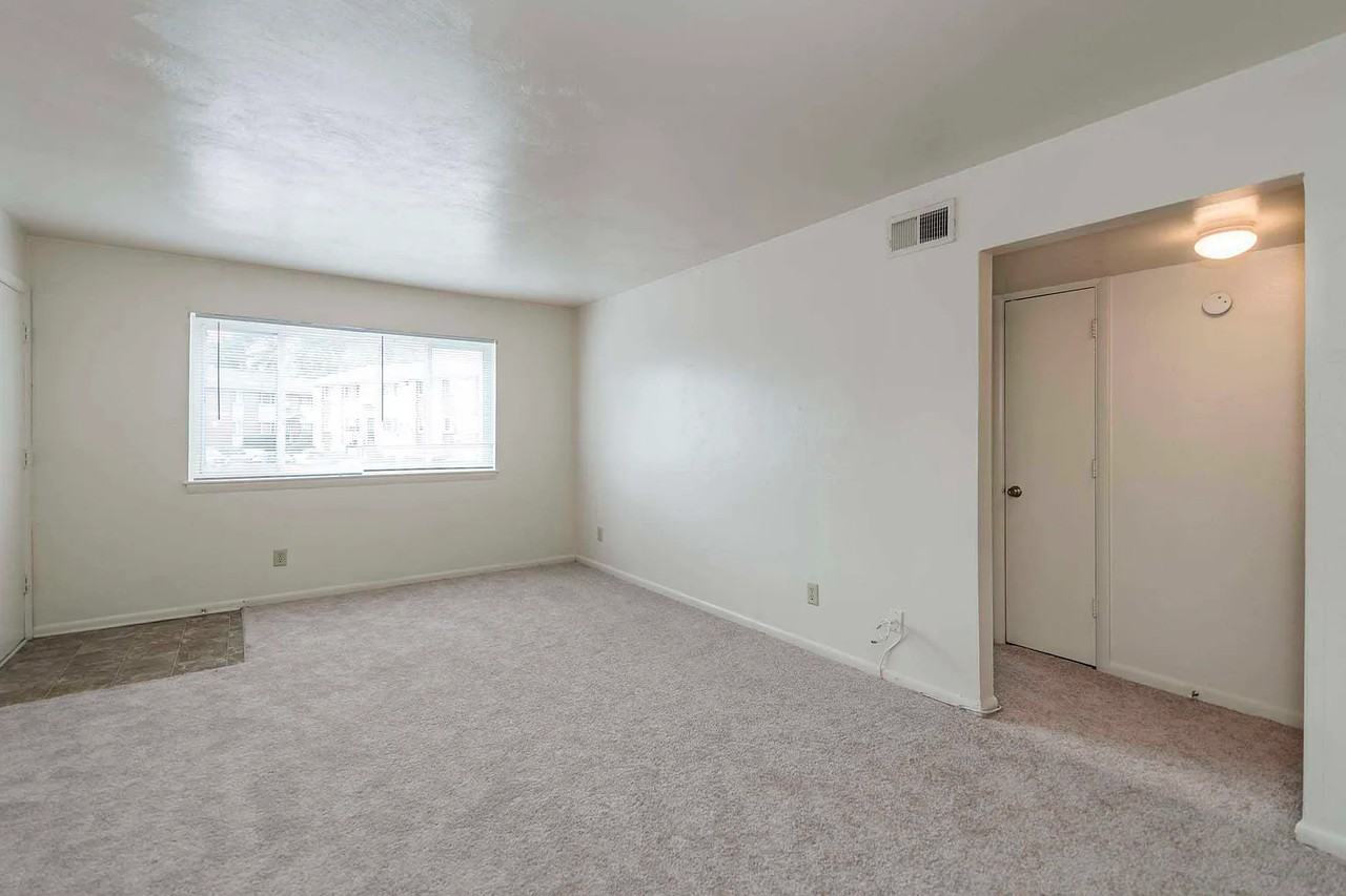 2804 Waverly Way - Photo 4 of 8