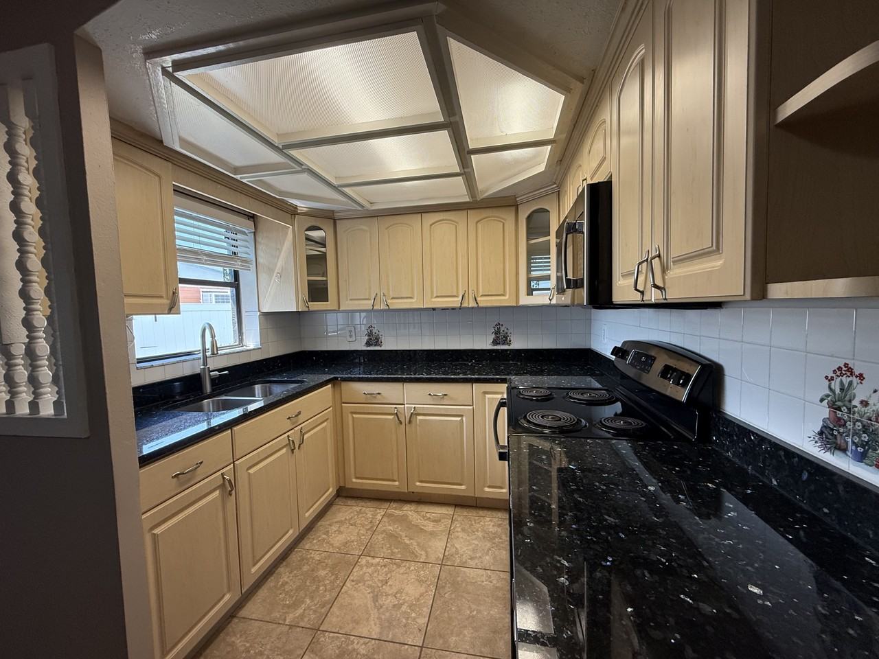 6014 Southern Comfort Blvd - Photo 5 of 18