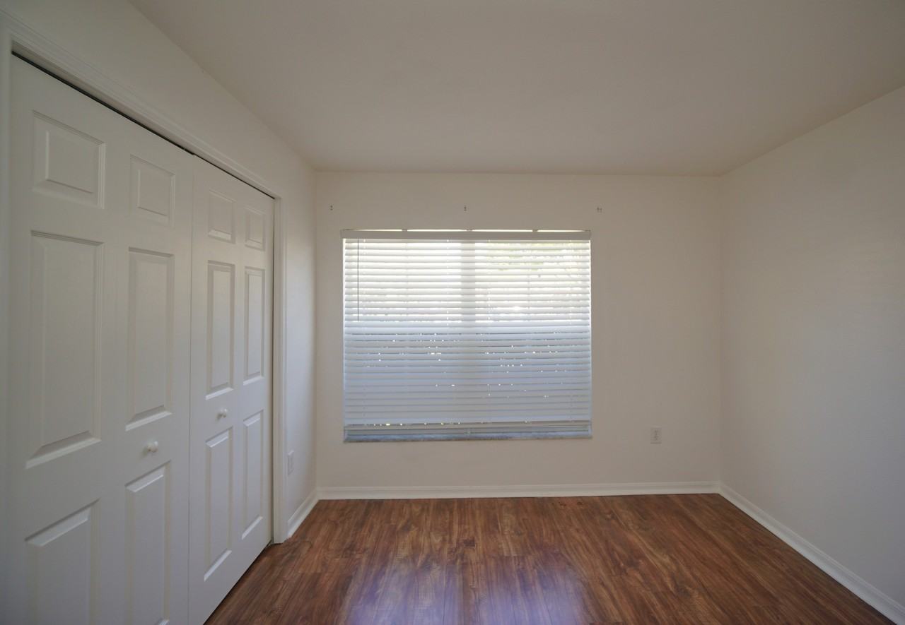 5933 Desert Peace Ave - Photo 5 of 25