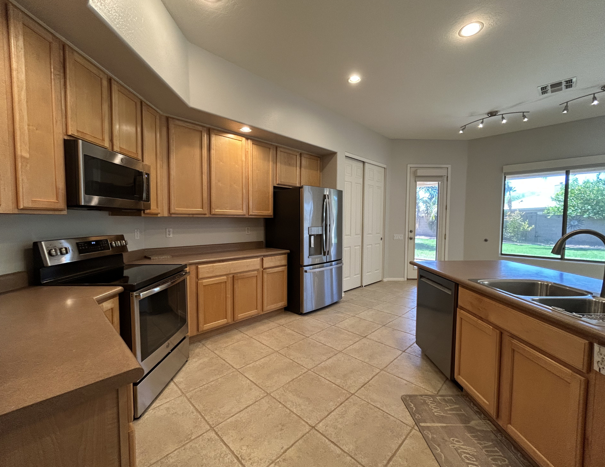 26041 N Fernbush Dr - Photo 5 of 26