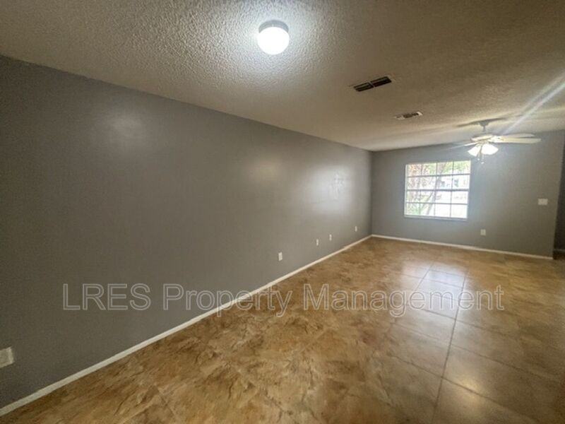2706 Graduate Ct - Photo 4 of 26
