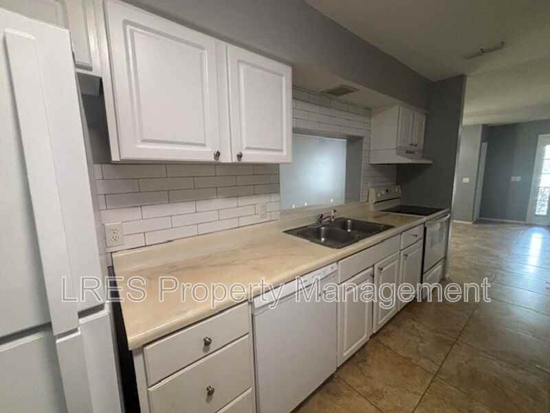 2706 Graduate Ct - Photo 6 of 26