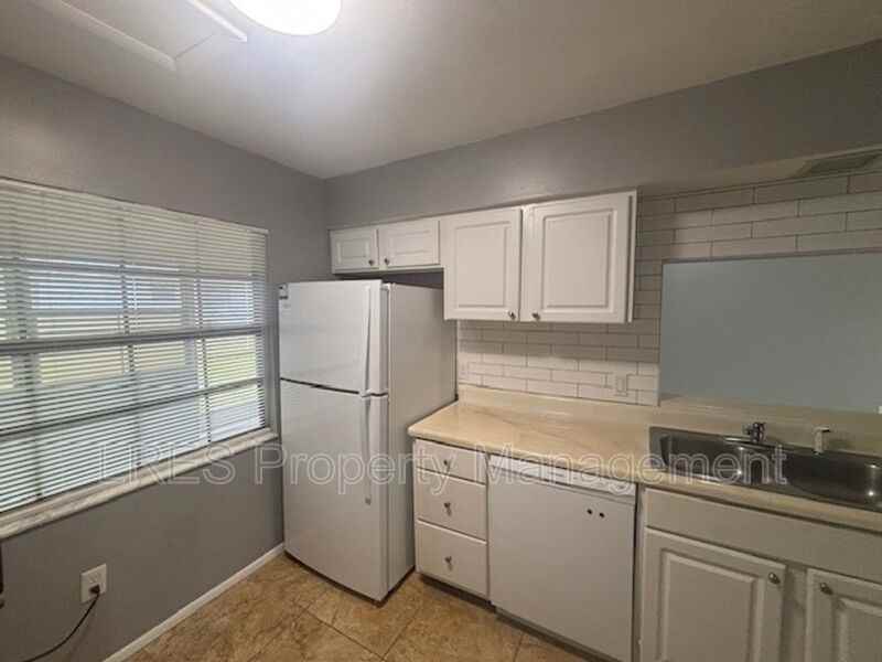 2706 Graduate Ct - Photo 7 of 26